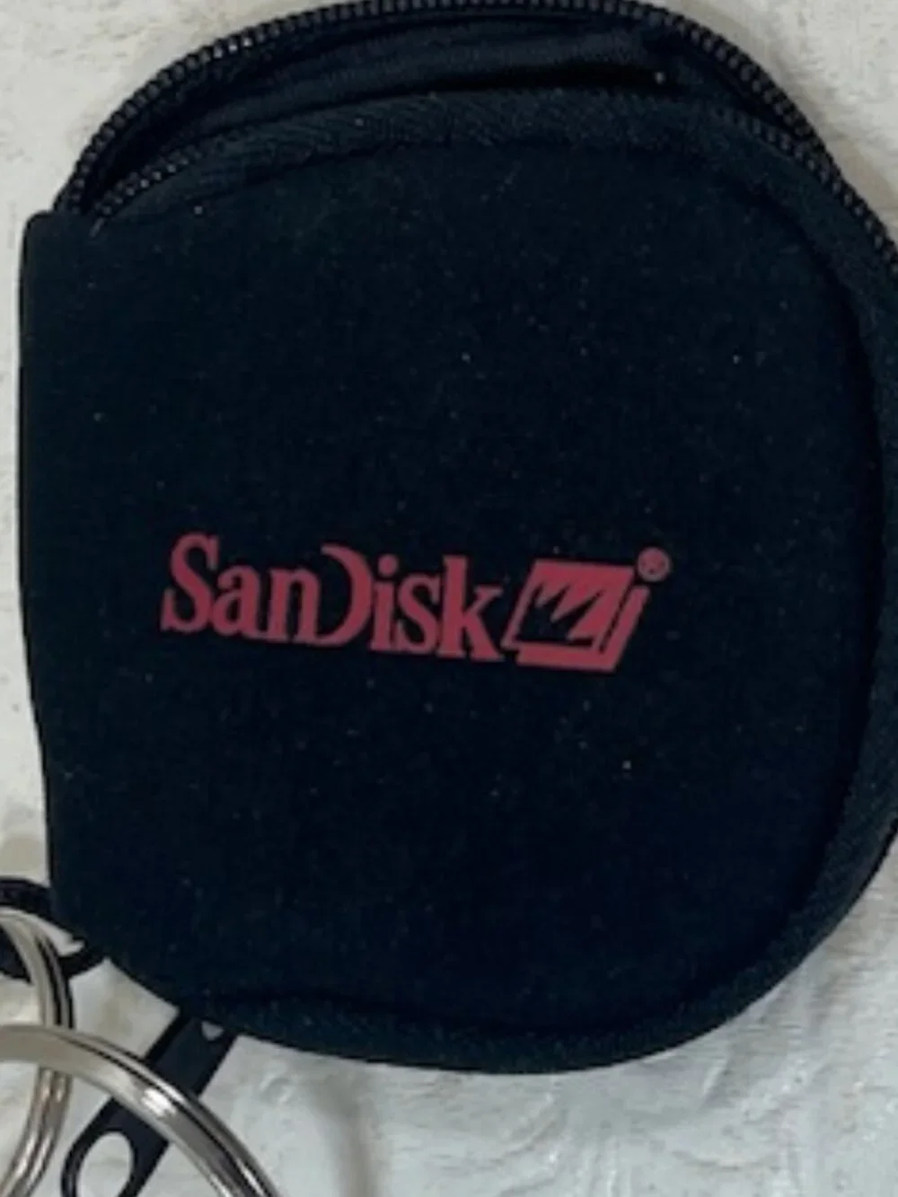 SanDisk Memory/Flash Card Travel Zip Pouch Case Keychain Logo Black 2.75